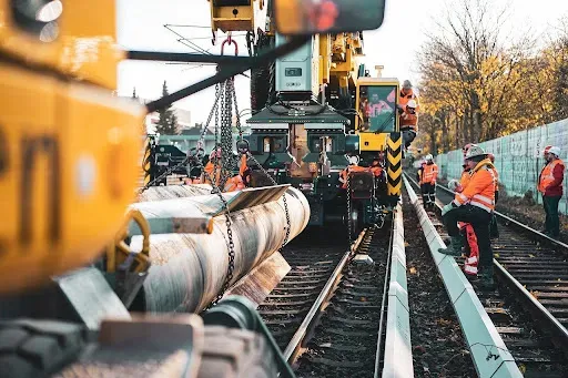 Kule transportowe a ergonomia pracy: klucz do zdrowia i produktywności